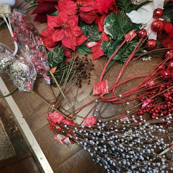 Box of Ashland christmas Noel Flowers/Holiday Decor Mixed Lot Deluxe Bush Box - Picture 12 of 15